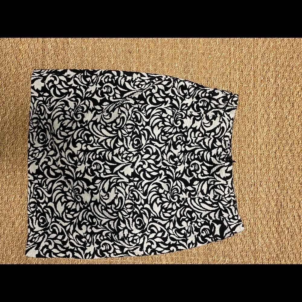 Black and white pencil skirt